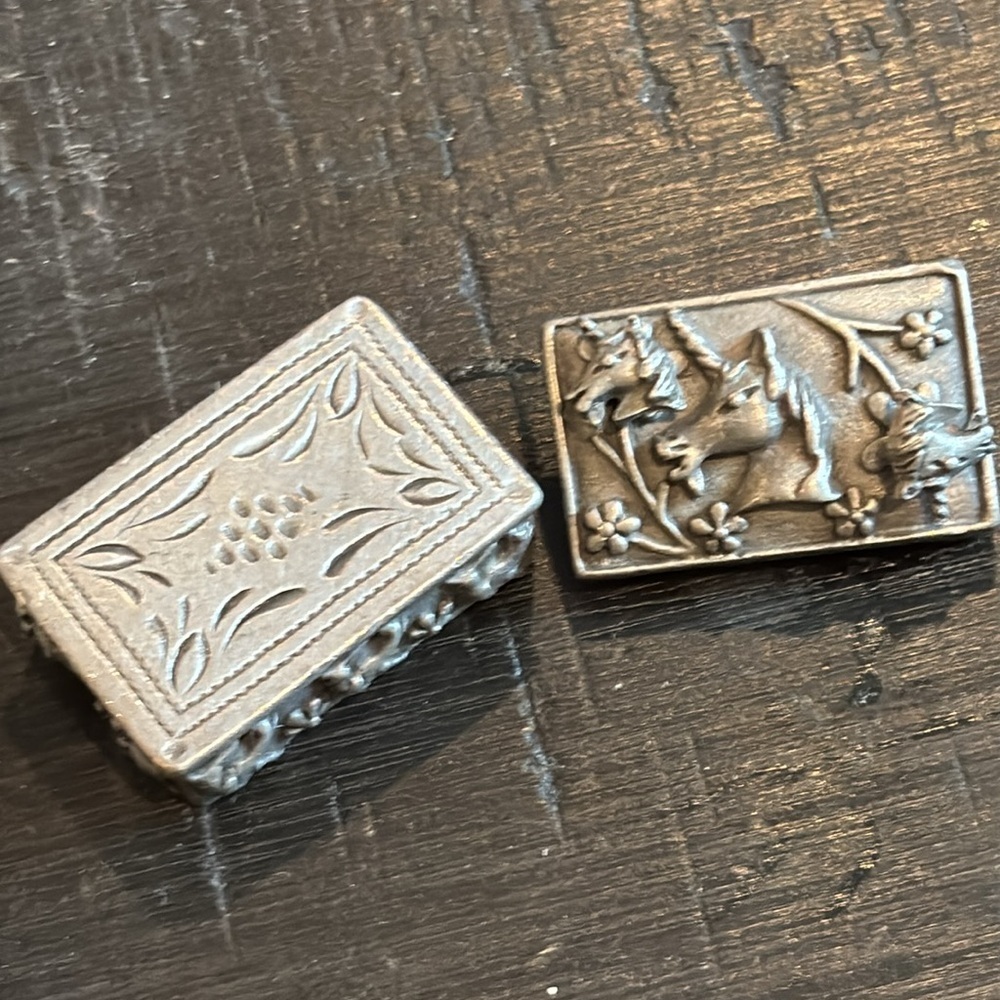 VTG Torino Solid Pewter Unicorn Earrings Brooch Set Trinket Box Case - Picture 9 of 10